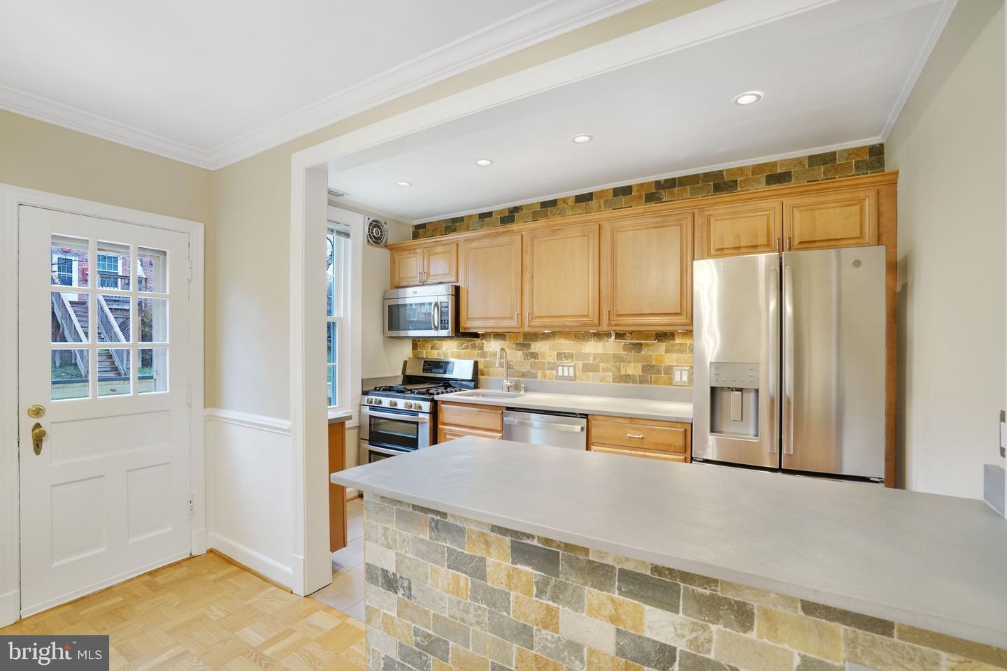 1415 S BARTON ST S #255, ARLINGTON, Virginia 22204, 2 Bedrooms Bedrooms, ,1 BathroomBathrooms,Residential,For sale,1415 S BARTON ST S #255,VAAR2069488 MLS # VAAR2069488