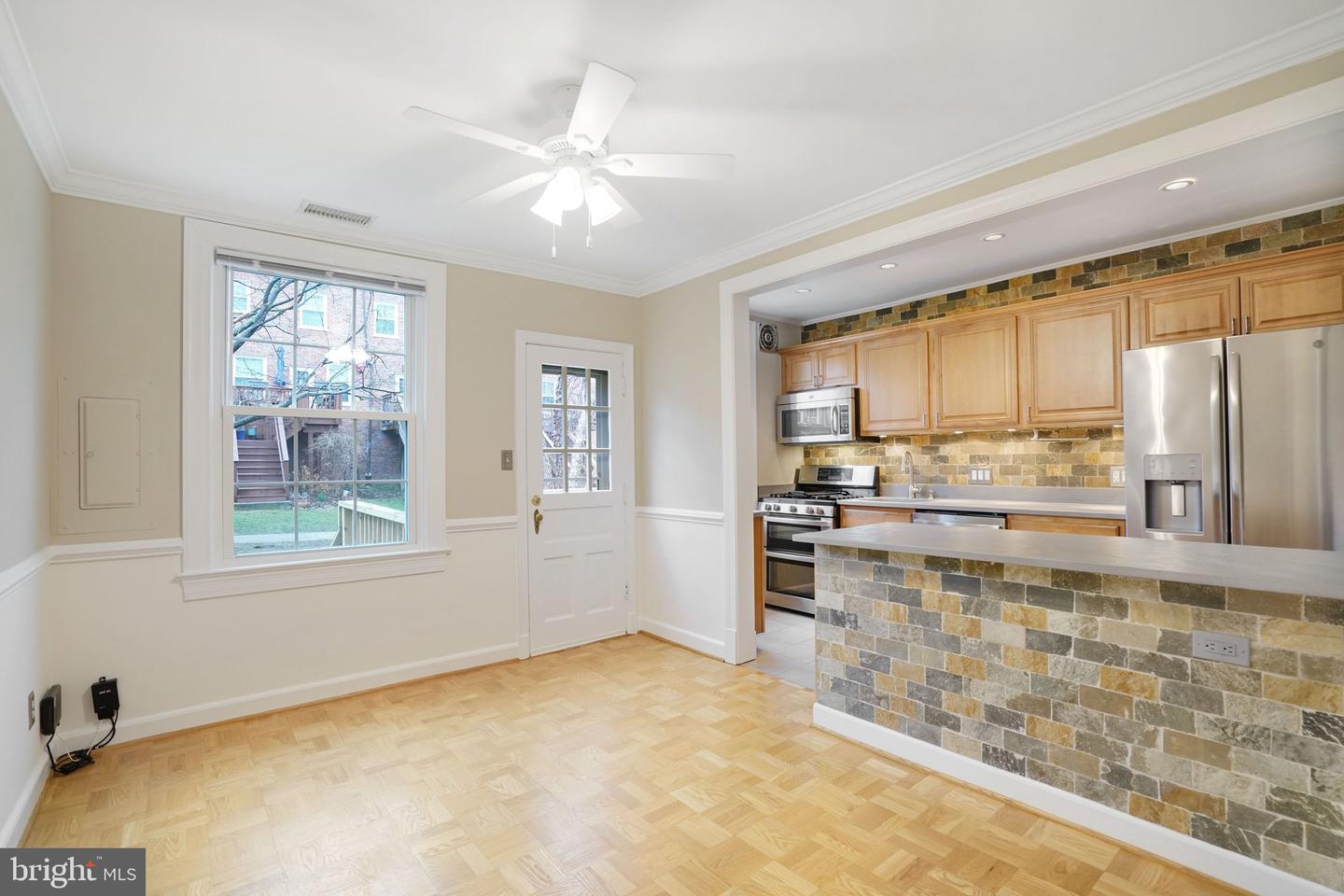1415 S BARTON ST S #255, ARLINGTON, Virginia 22204, 2 Bedrooms Bedrooms, ,1 BathroomBathrooms,Residential,For sale,1415 S BARTON ST S #255,VAAR2069488 MLS # VAAR2069488