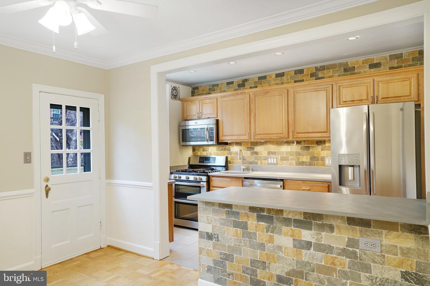 1415 S BARTON ST S #255, ARLINGTON, Virginia 22204, 2 Bedrooms Bedrooms, ,1 BathroomBathrooms,Residential,For sale,1415 S BARTON ST S #255,VAAR2069488 MLS # VAAR2069488