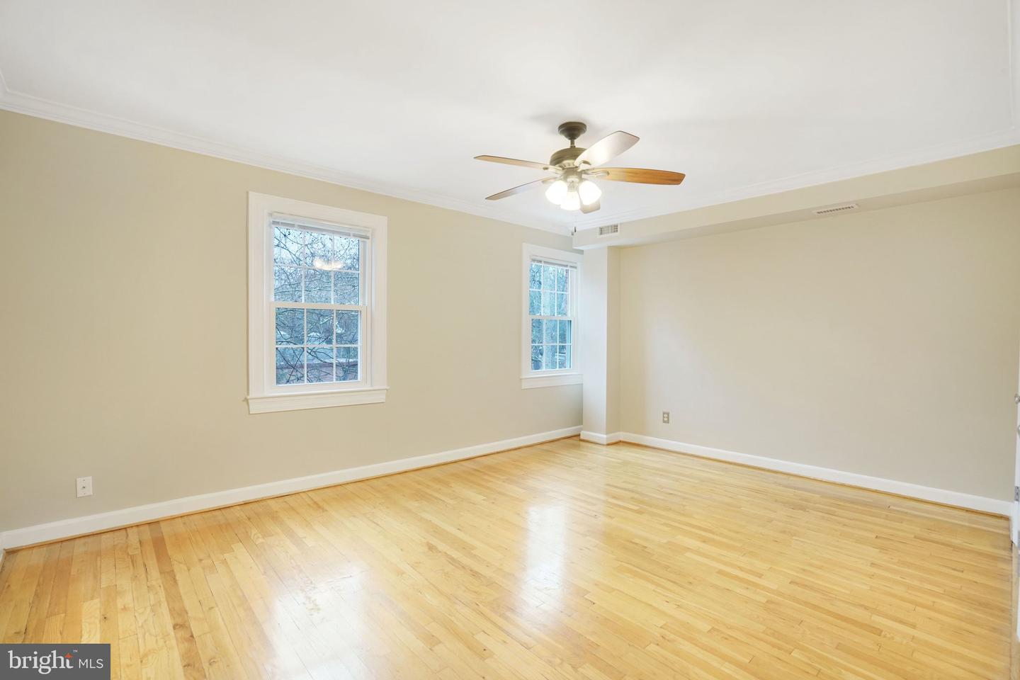 1415 S BARTON ST S #255, ARLINGTON, Virginia 22204, 2 Bedrooms Bedrooms, ,1 BathroomBathrooms,Residential,For sale,1415 S BARTON ST S #255,VAAR2069488 MLS # VAAR2069488