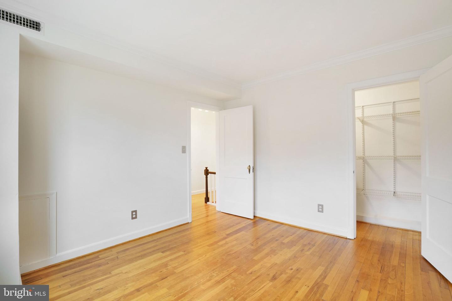 1415 S BARTON ST S #255, ARLINGTON, Virginia 22204, 2 Bedrooms Bedrooms, ,1 BathroomBathrooms,Residential,For sale,1415 S BARTON ST S #255,VAAR2069488 MLS # VAAR2069488