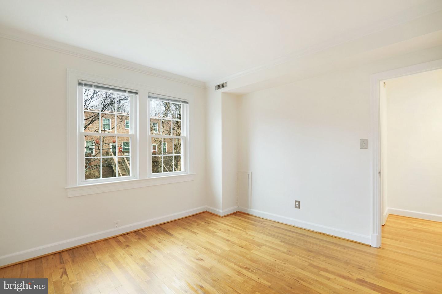 1415 S BARTON ST S #255, ARLINGTON, Virginia 22204, 2 Bedrooms Bedrooms, ,1 BathroomBathrooms,Residential,For sale,1415 S BARTON ST S #255,VAAR2069488 MLS # VAAR2069488