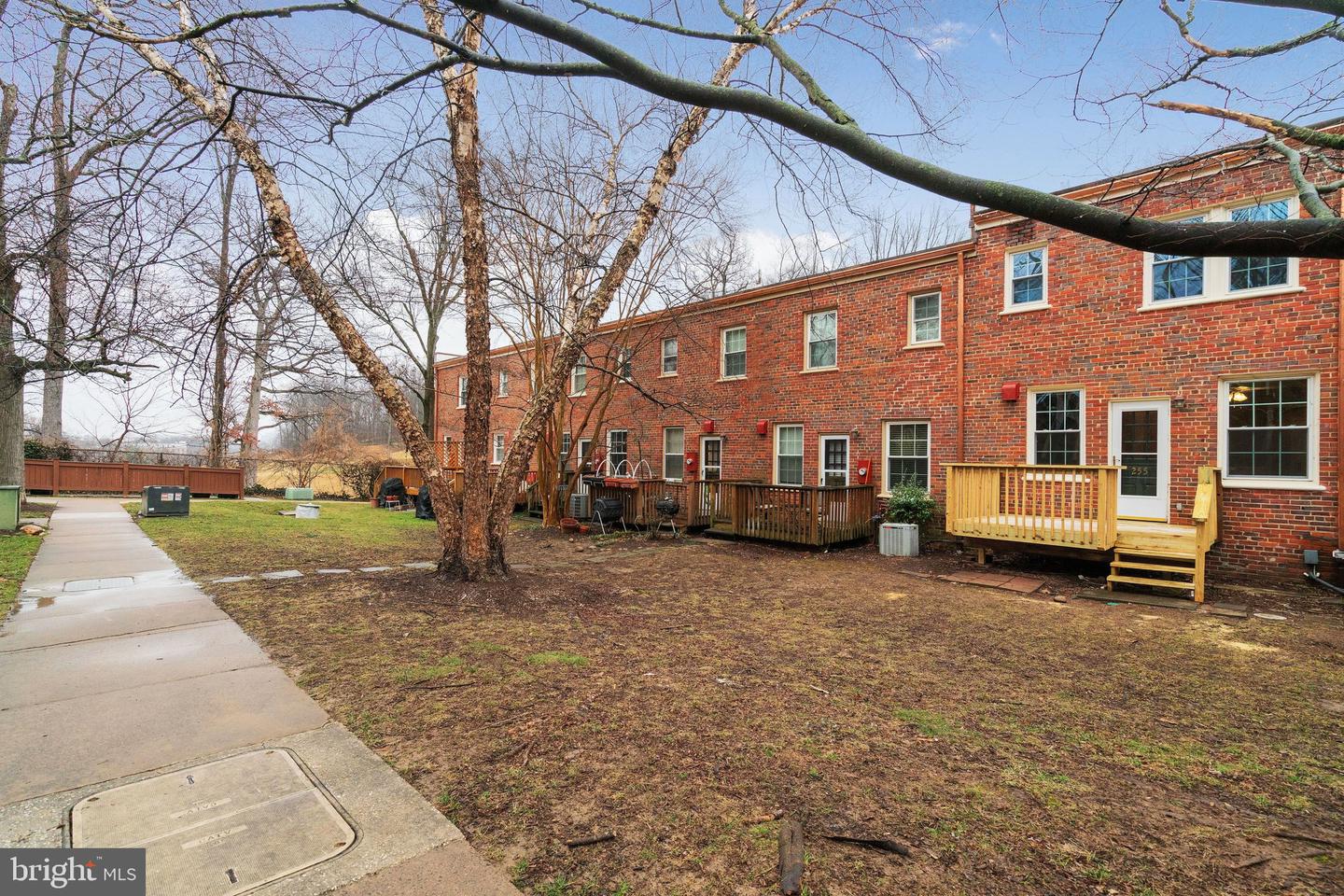 1415 S BARTON ST S #255, ARLINGTON, Virginia 22204, 2 Bedrooms Bedrooms, ,1 BathroomBathrooms,Residential,For sale,1415 S BARTON ST S #255,VAAR2069488 MLS # VAAR2069488