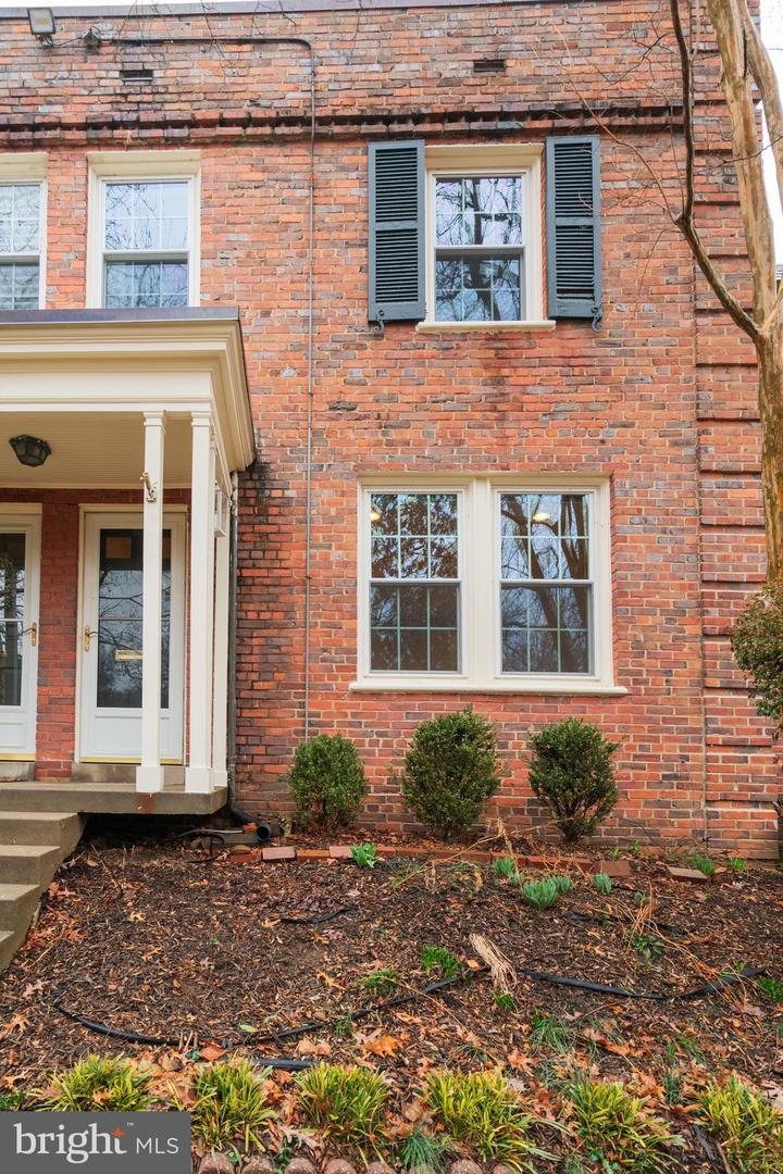 1415 S BARTON ST S #255, ARLINGTON, Virginia 22204, 2 Bedrooms Bedrooms, ,1 BathroomBathrooms,Residential,For sale,1415 S BARTON ST S #255,VAAR2069488 MLS # VAAR2069488