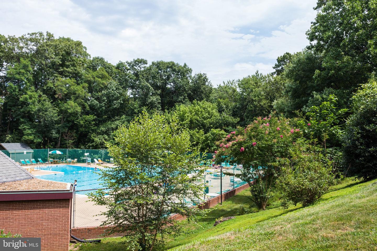 1415 S BARTON ST S #255, ARLINGTON, Virginia 22204, 2 Bedrooms Bedrooms, ,1 BathroomBathrooms,Residential,For sale,1415 S BARTON ST S #255,VAAR2069488 MLS # VAAR2069488