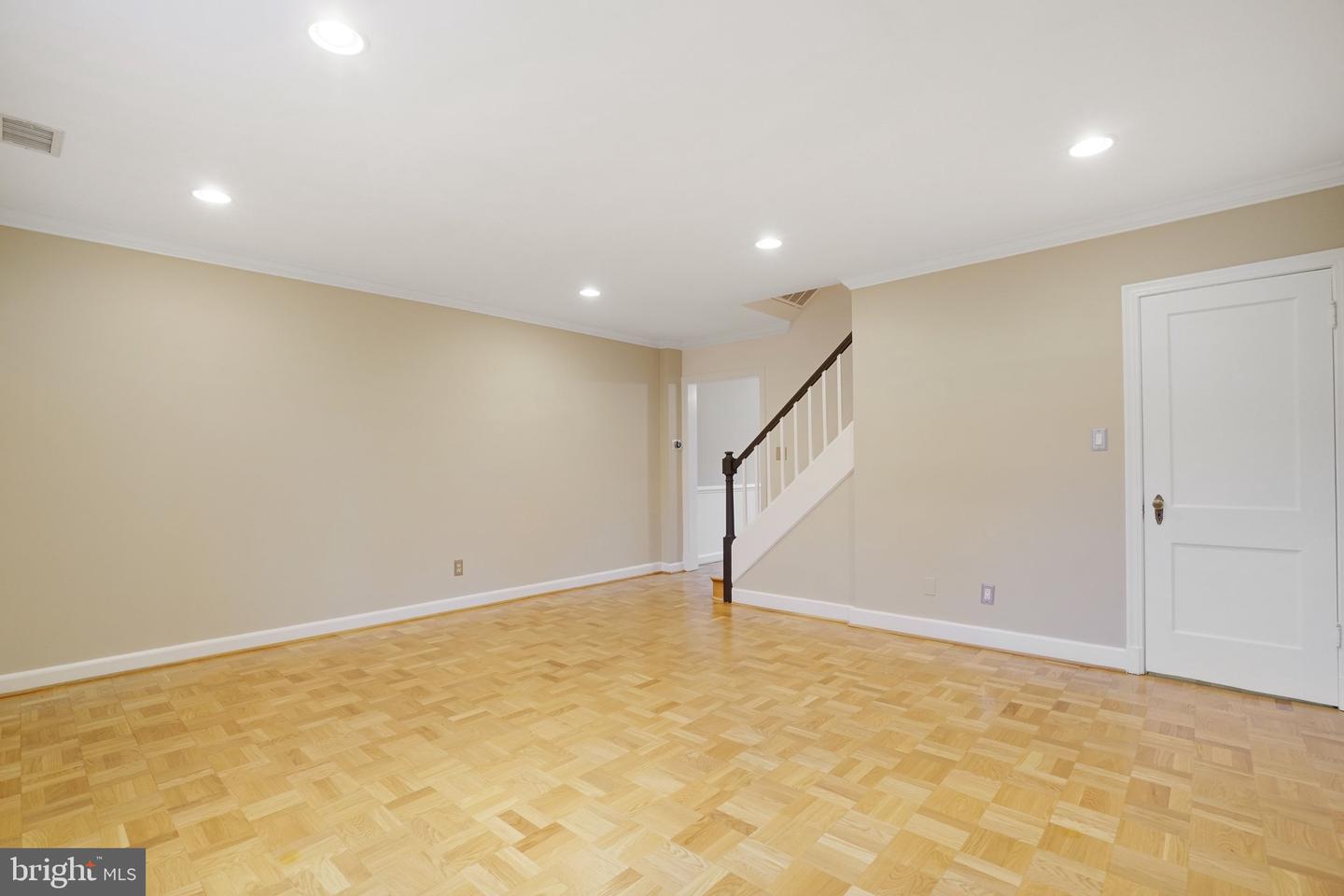 1415 S BARTON ST S #255, ARLINGTON, Virginia 22204, 2 Bedrooms Bedrooms, ,1 BathroomBathrooms,Residential,For sale,1415 S BARTON ST S #255,VAAR2069488 MLS # VAAR2069488