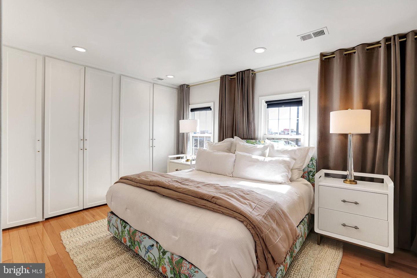 708 I ST SE, WASHINGTON, District Of Columbia 20003, 3 Bedrooms Bedrooms, ,2 BathroomsBathrooms,Residential,For sale,708 I ST SE,DCDC2248366 MLS # DCDC2248366