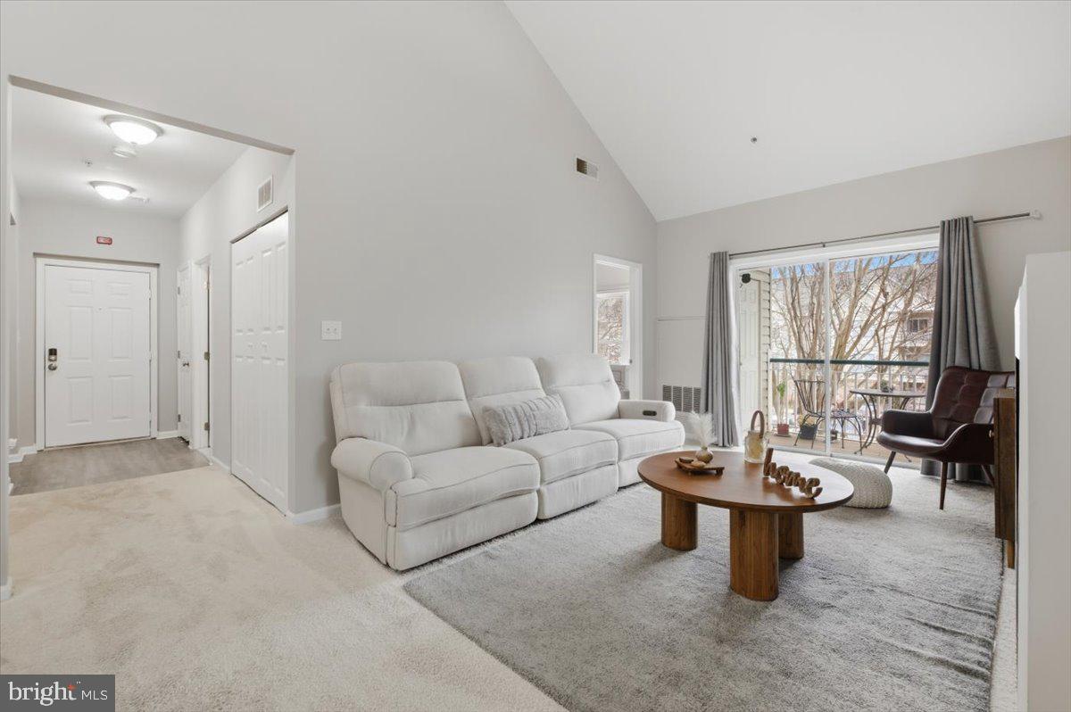 6534 GRANGE LN #202, ALEXANDRIA, Virginia 22315, 2 Bedrooms Bedrooms, ,2 BathroomsBathrooms,Residential,For sale,6534 GRANGE LN #202,VAFX2293488 MLS # VAFX2293488