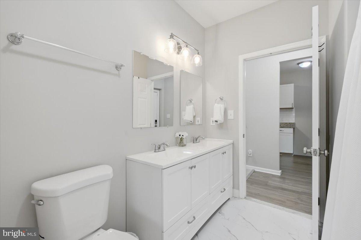 6534 GRANGE LN #202, ALEXANDRIA, Virginia 22315, 2 Bedrooms Bedrooms, ,2 BathroomsBathrooms,Residential,For sale,6534 GRANGE LN #202,VAFX2293488 MLS # VAFX2293488