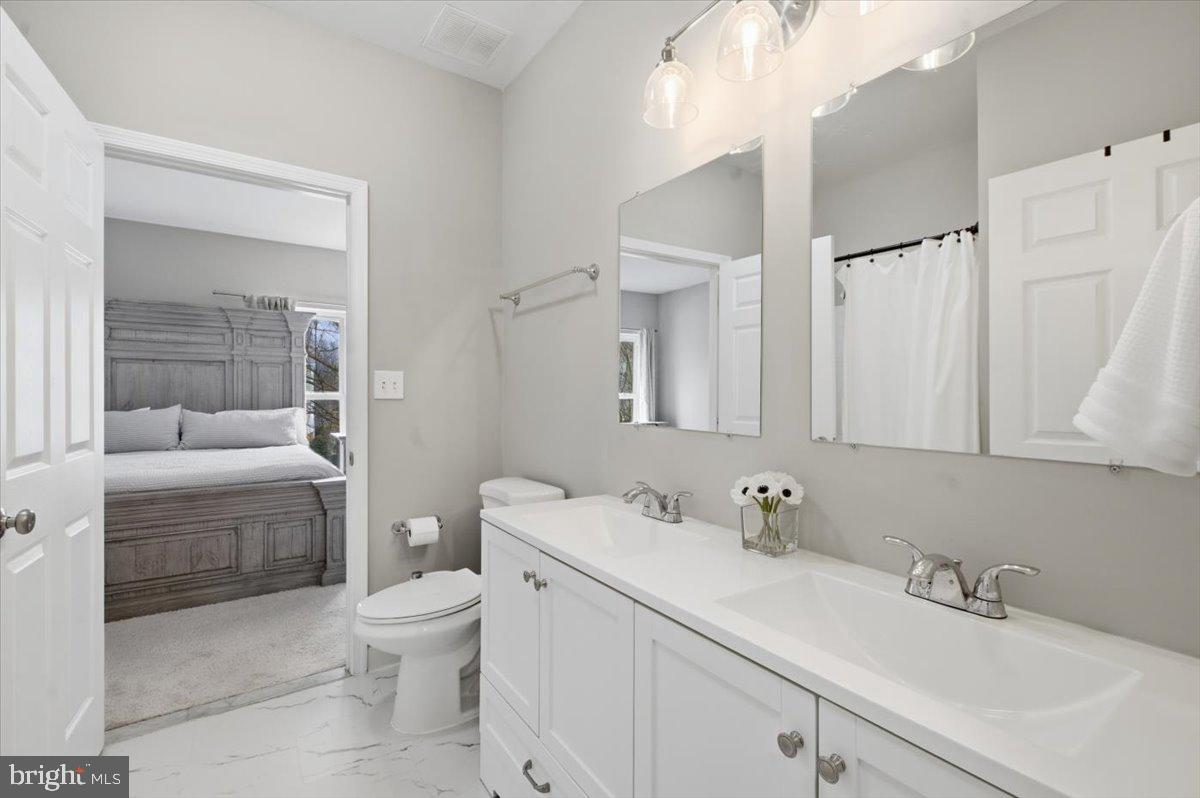 6534 GRANGE LN #202, ALEXANDRIA, Virginia 22315, 2 Bedrooms Bedrooms, ,2 BathroomsBathrooms,Residential,For sale,6534 GRANGE LN #202,VAFX2293488 MLS # VAFX2293488