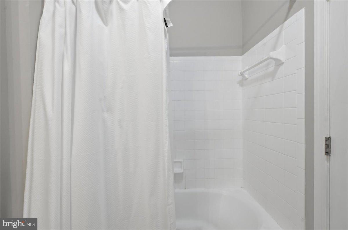 6534 GRANGE LN #202, ALEXANDRIA, Virginia 22315, 2 Bedrooms Bedrooms, ,2 BathroomsBathrooms,Residential,For sale,6534 GRANGE LN #202,VAFX2293488 MLS # VAFX2293488