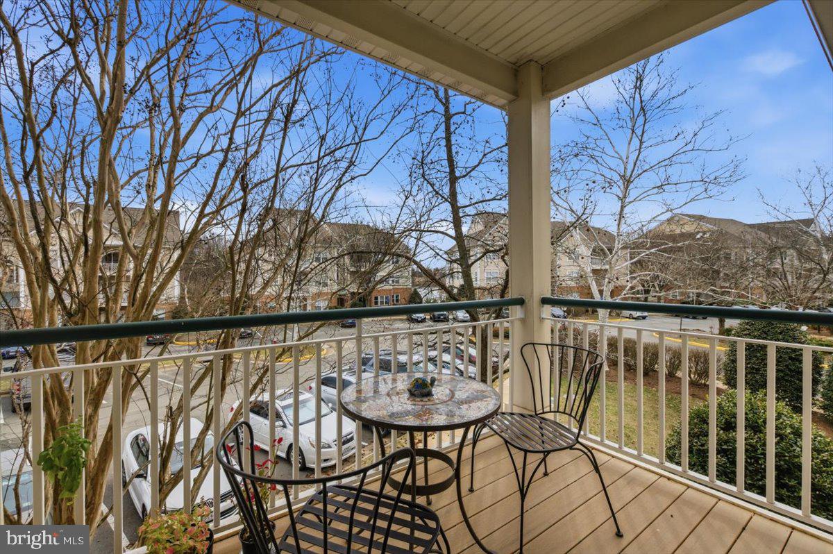 6534 GRANGE LN #202, ALEXANDRIA, Virginia 22315, 2 Bedrooms Bedrooms, ,2 BathroomsBathrooms,Residential,For sale,6534 GRANGE LN #202,VAFX2293488 MLS # VAFX2293488