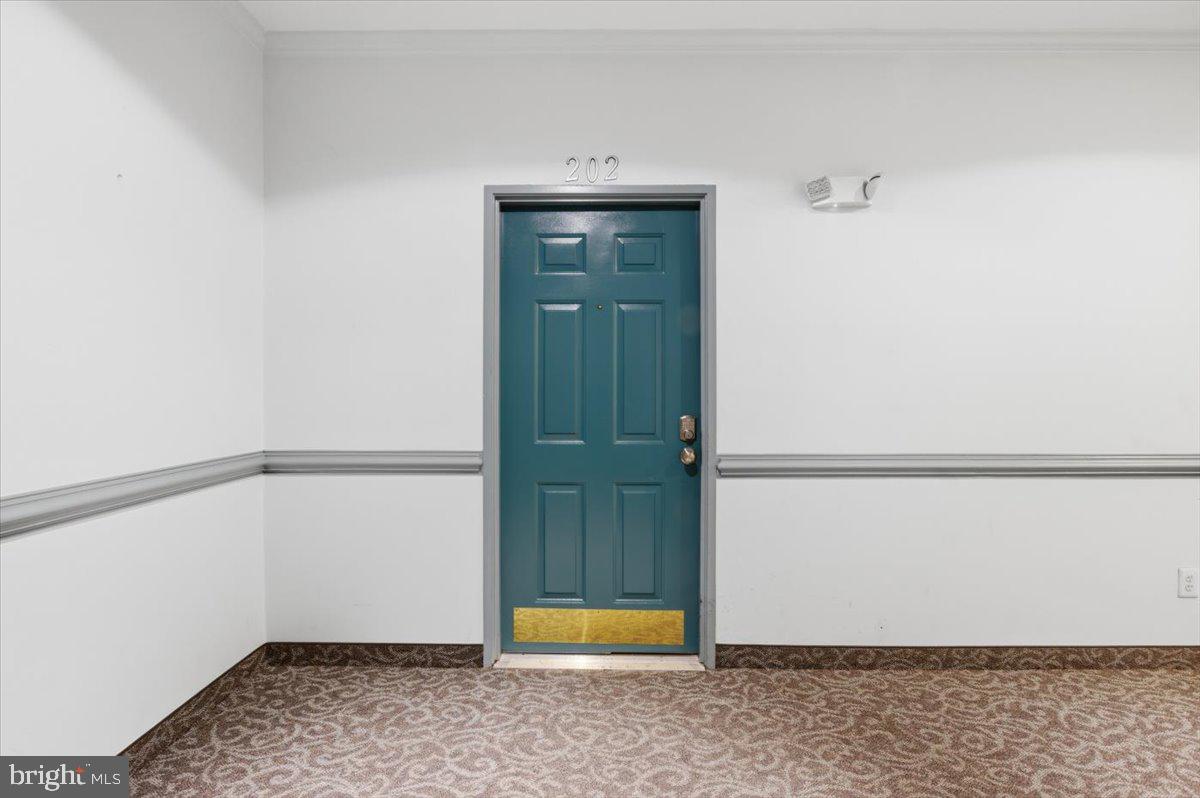 6534 GRANGE LN #202, ALEXANDRIA, Virginia 22315, 2 Bedrooms Bedrooms, ,2 BathroomsBathrooms,Residential,For sale,6534 GRANGE LN #202,VAFX2293488 MLS # VAFX2293488