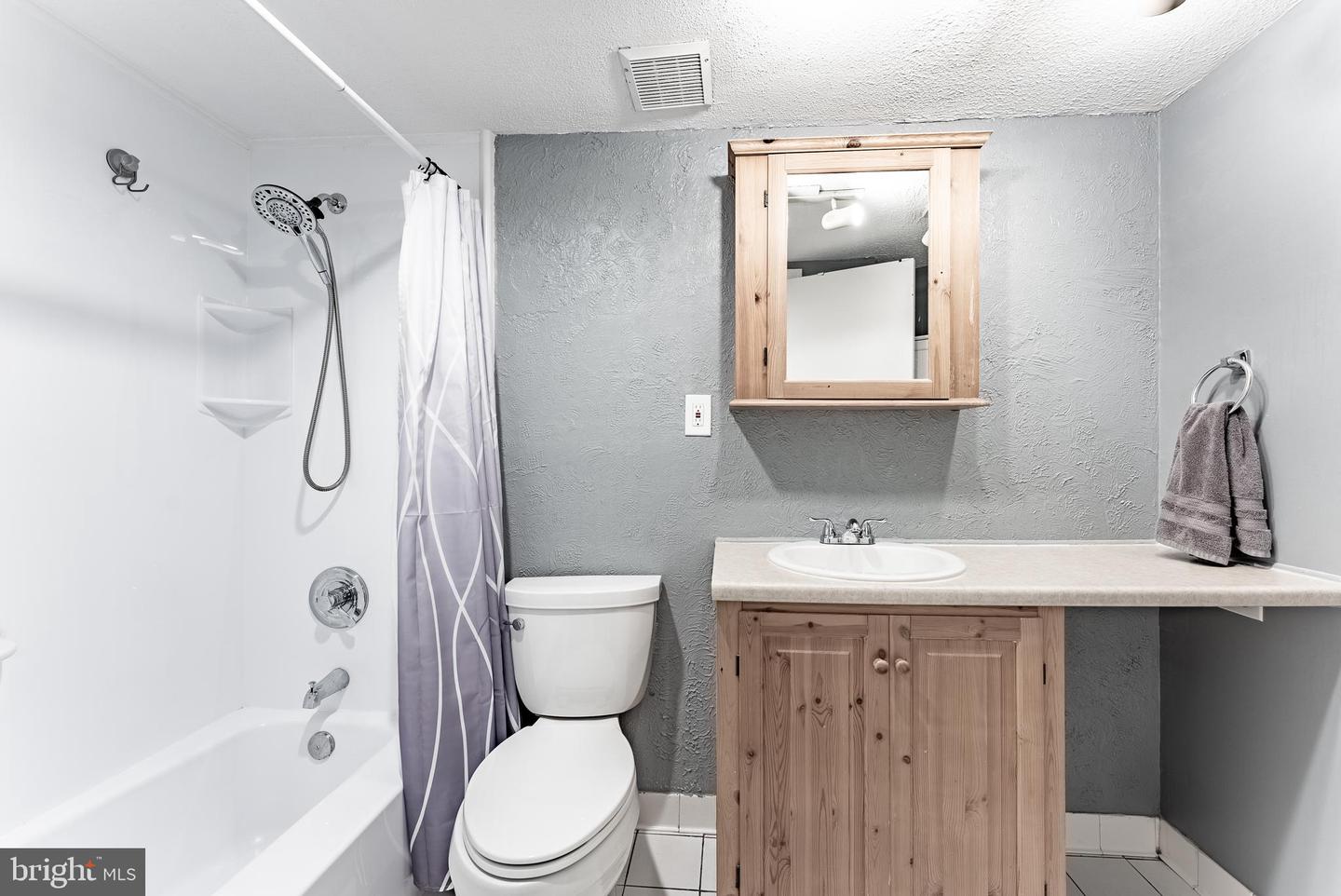 12652 DARA DR #T2, WOODBRIDGE, Virginia 22192, 2 Bedrooms Bedrooms, ,1 BathroomBathrooms,Residential,For sale,12652 DARA DR #T2,VAPW2113478 MLS # VAPW2113478