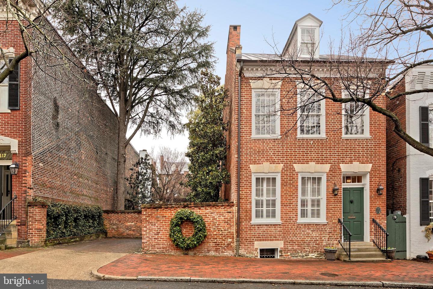 113-115 LEE ST S, ALEXANDRIA, Virginia 22314, 4 Bedrooms Bedrooms, ,4 BathroomsBathrooms,Residential,For sale,113-115 LEE ST S,VAAX2054624 MLS # VAAX2054624