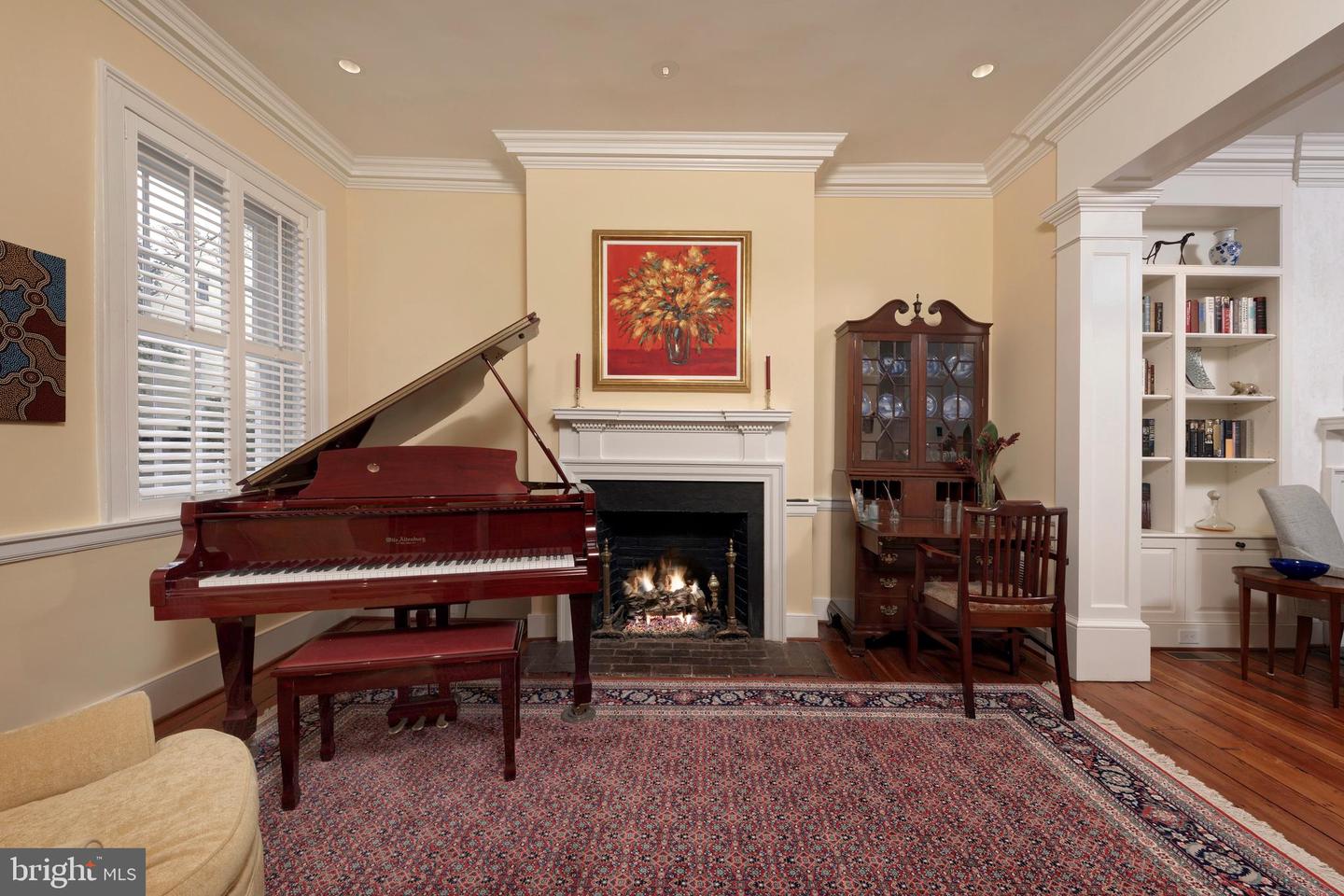 113-115 LEE ST S, ALEXANDRIA, Virginia 22314, 4 Bedrooms Bedrooms, ,4 BathroomsBathrooms,Residential,For sale,113-115 LEE ST S,VAAX2054624 MLS # VAAX2054624