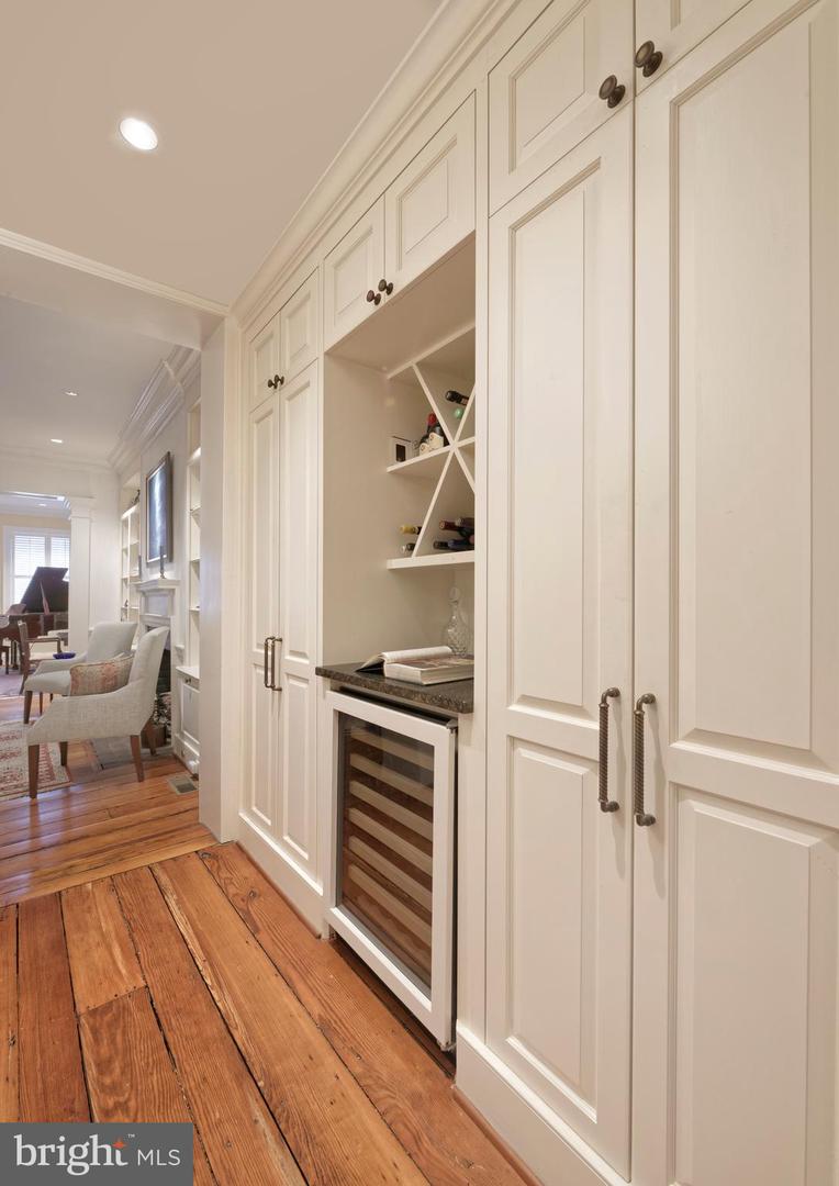 113-115 LEE ST S, ALEXANDRIA, Virginia 22314, 4 Bedrooms Bedrooms, ,4 BathroomsBathrooms,Residential,For sale,113-115 LEE ST S,VAAX2054624 MLS # VAAX2054624