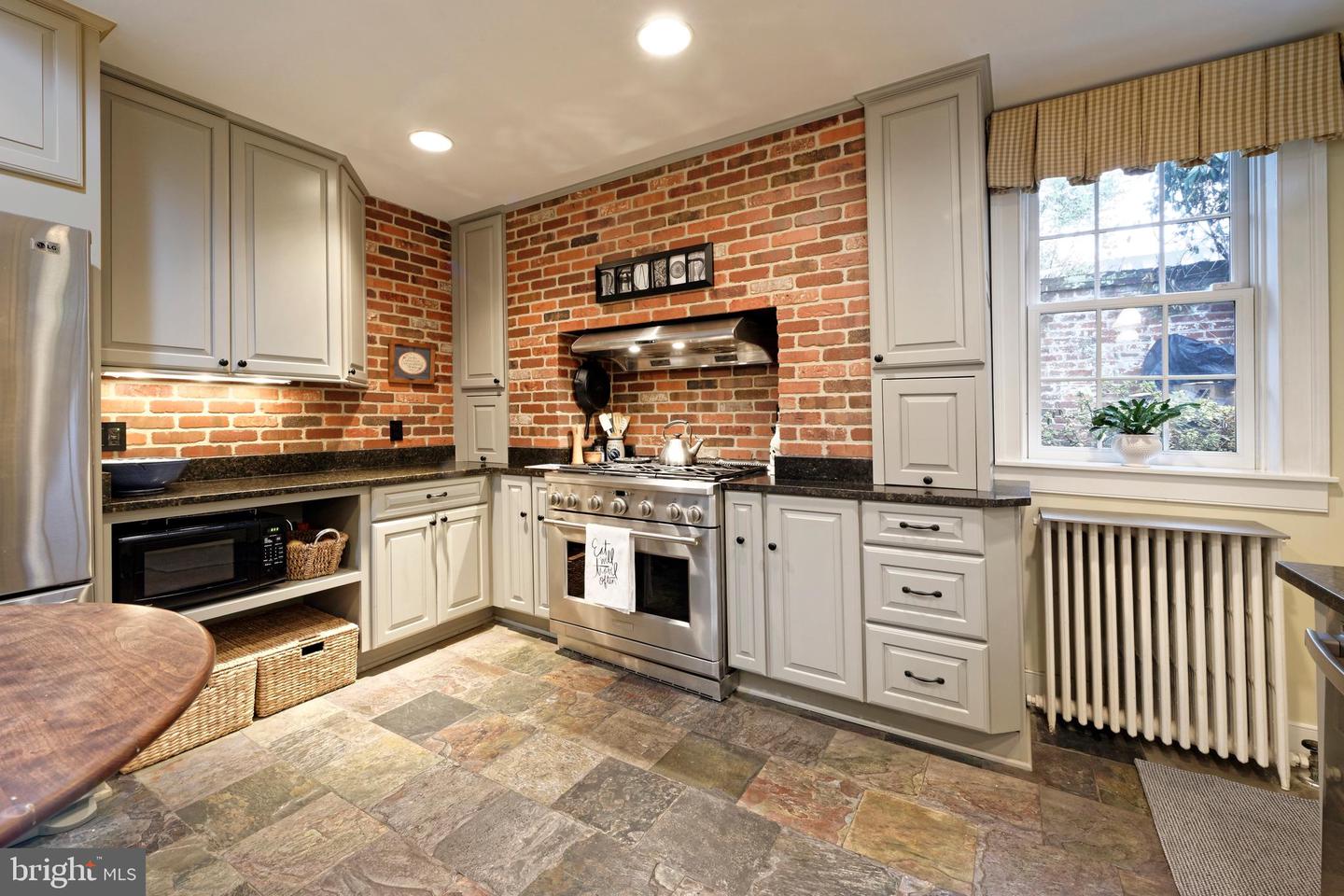 113-115 LEE ST S, ALEXANDRIA, Virginia 22314, 4 Bedrooms Bedrooms, ,4 BathroomsBathrooms,Residential,For sale,113-115 LEE ST S,VAAX2054624 MLS # VAAX2054624