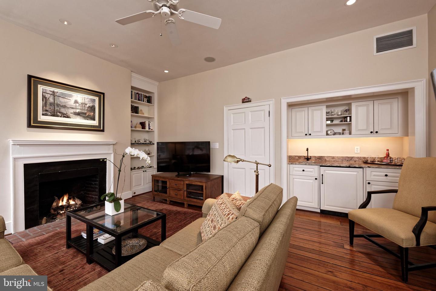 113-115 LEE ST S, ALEXANDRIA, Virginia 22314, 4 Bedrooms Bedrooms, ,4 BathroomsBathrooms,Residential,For sale,113-115 LEE ST S,VAAX2054624 MLS # VAAX2054624