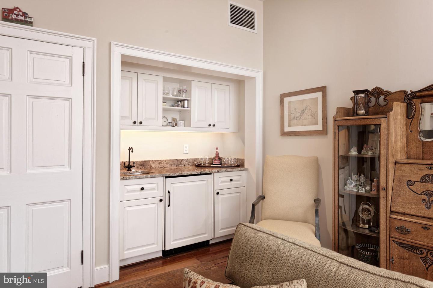 113-115 LEE ST S, ALEXANDRIA, Virginia 22314, 4 Bedrooms Bedrooms, ,4 BathroomsBathrooms,Residential,For sale,113-115 LEE ST S,VAAX2054624 MLS # VAAX2054624