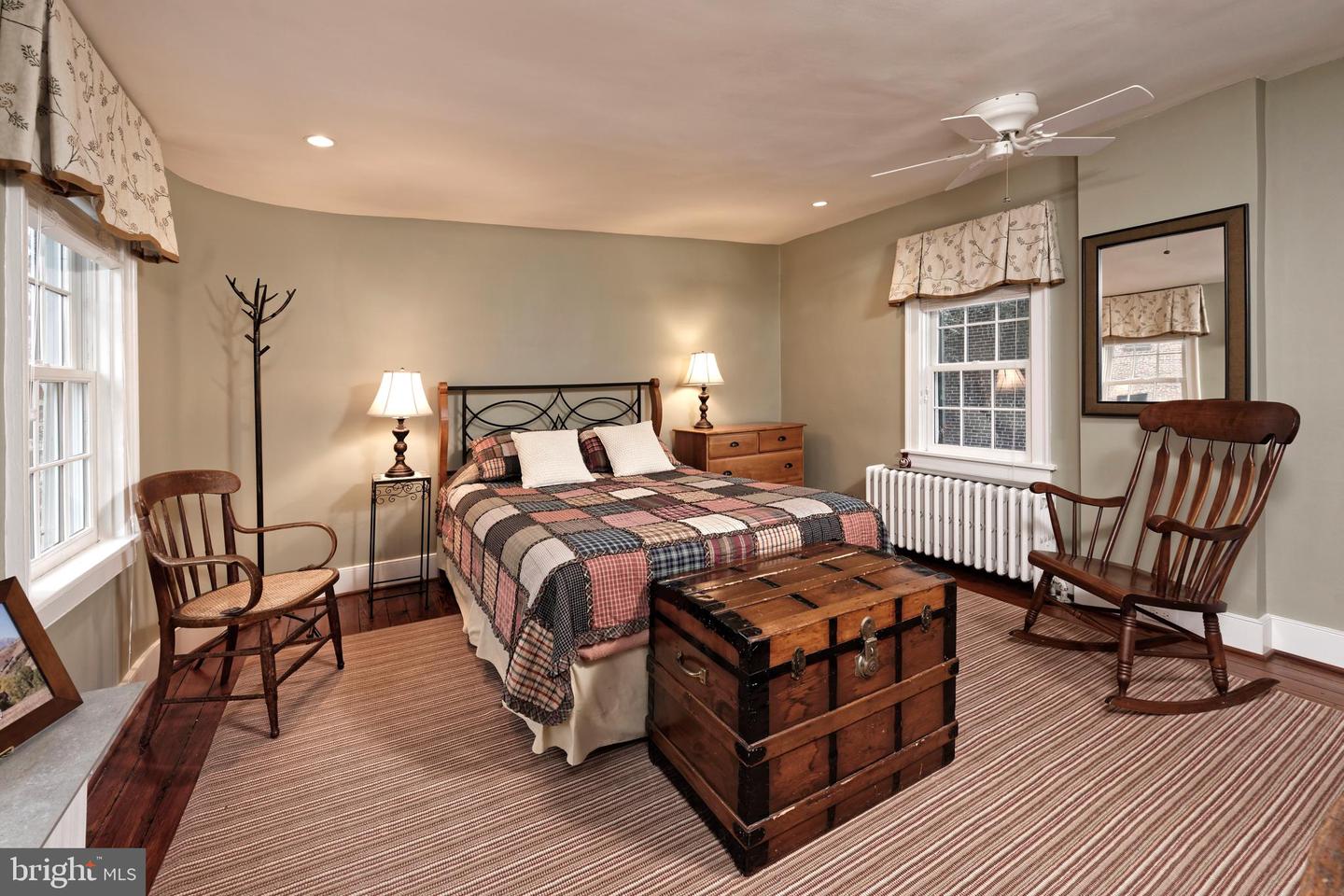 113-115 LEE ST S, ALEXANDRIA, Virginia 22314, 4 Bedrooms Bedrooms, ,4 BathroomsBathrooms,Residential,For sale,113-115 LEE ST S,VAAX2054624 MLS # VAAX2054624