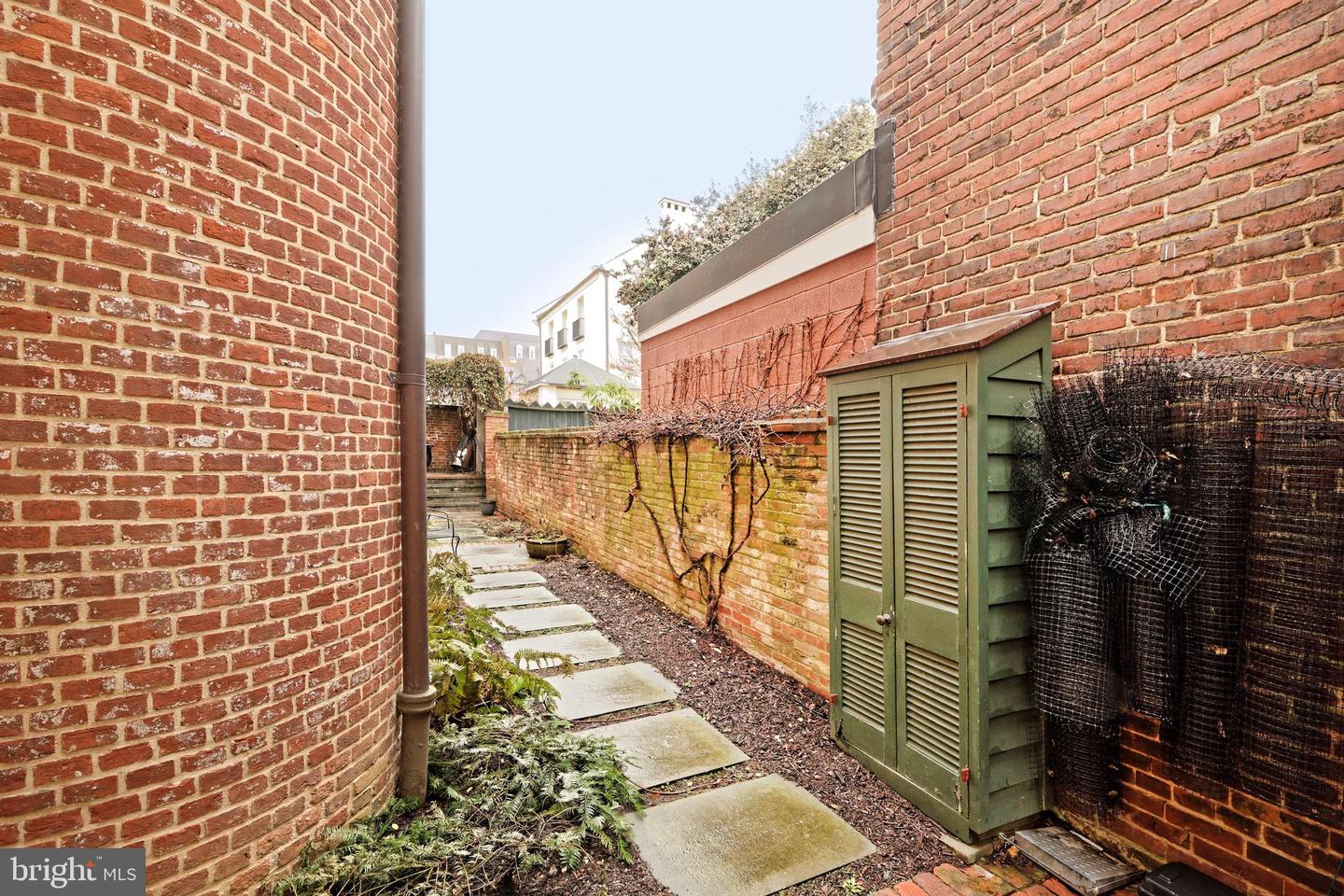 113-115 LEE ST S, ALEXANDRIA, Virginia 22314, 4 Bedrooms Bedrooms, ,4 BathroomsBathrooms,Residential,For sale,113-115 LEE ST S,VAAX2054624 MLS # VAAX2054624