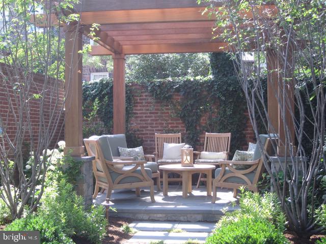 113-115 LEE ST S, ALEXANDRIA, Virginia 22314, 4 Bedrooms Bedrooms, ,4 BathroomsBathrooms,Residential,For sale,113-115 LEE ST S,VAAX2054624 MLS # VAAX2054624