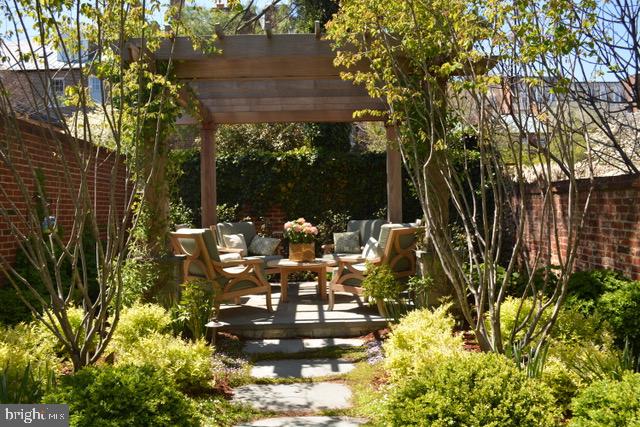 113-115 LEE ST S, ALEXANDRIA, Virginia 22314, 4 Bedrooms Bedrooms, ,4 BathroomsBathrooms,Residential,For sale,113-115 LEE ST S,VAAX2054624 MLS # VAAX2054624