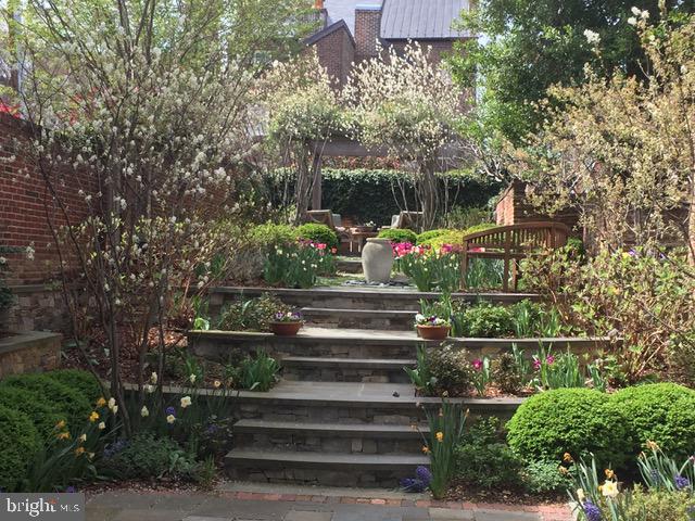 113-115 LEE ST S, ALEXANDRIA, Virginia 22314, 4 Bedrooms Bedrooms, ,4 BathroomsBathrooms,Residential,For sale,113-115 LEE ST S,VAAX2054624 MLS # VAAX2054624