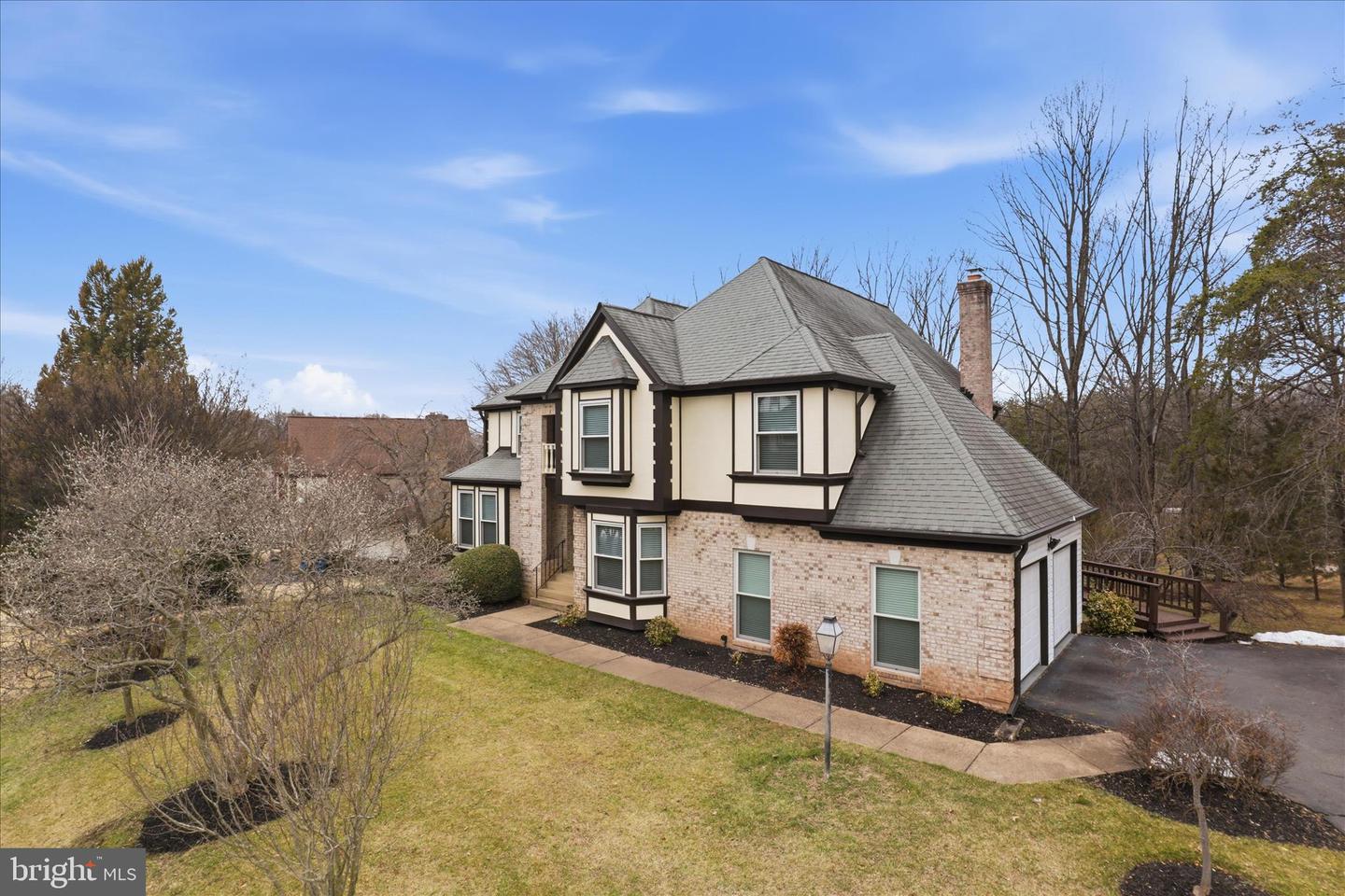 11668 GILMAN LN, HERNDON, Virginia 20170, 4 Bedrooms Bedrooms, 19 Rooms Rooms,3 BathroomsBathrooms,Residential,For sale,11668 GILMAN LN,VAFX2293534 MLS # VAFX2293534