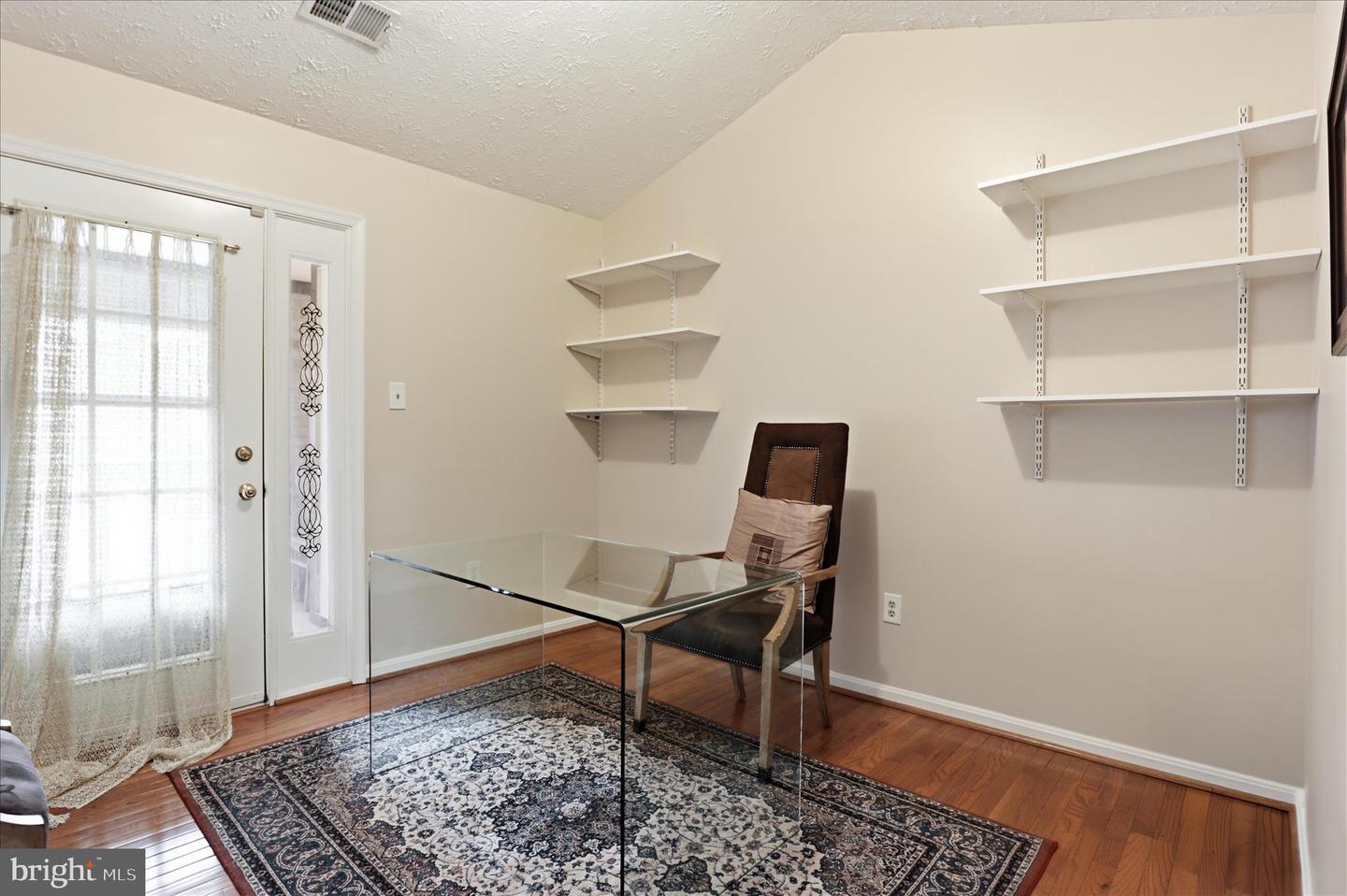 11668 GILMAN LN, HERNDON, Virginia 20170, 4 Bedrooms Bedrooms, 19 Rooms Rooms,3 BathroomsBathrooms,Residential,For sale,11668 GILMAN LN,VAFX2293534 MLS # VAFX2293534