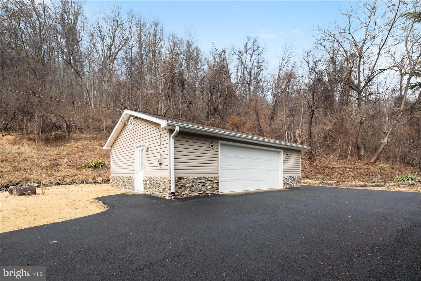 1057 HARMONY ORCHARD RD, FRONT ROYAL, Virginia 22630, 2 Bedrooms Bedrooms, ,1 BathroomBathrooms,Residential,For sale,1057 HARMONY ORCHARD RD,VAWR2013558 MLS # VAWR2013558