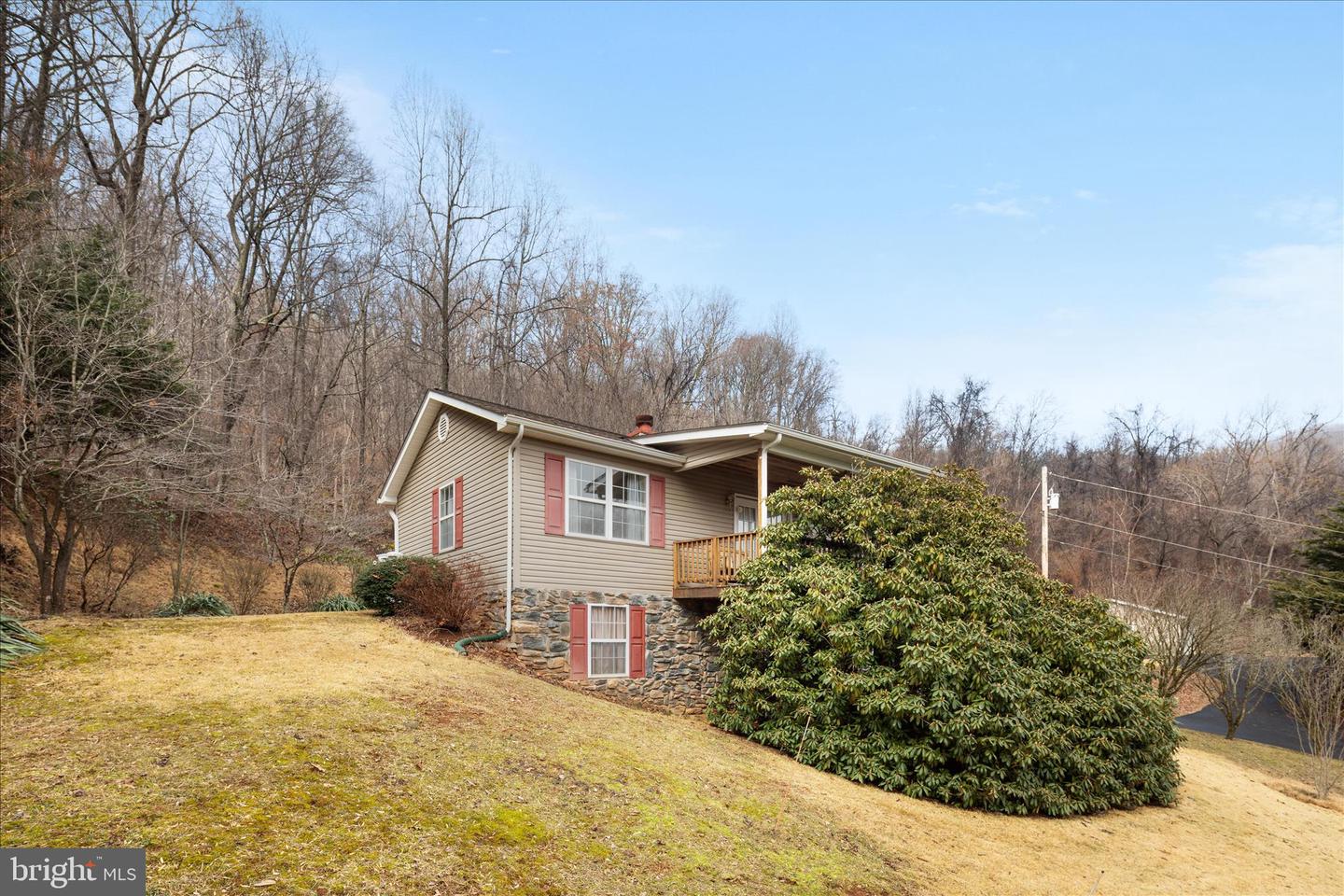 1057 HARMONY ORCHARD RD, FRONT ROYAL, Virginia 22630, 2 Bedrooms Bedrooms, ,1 BathroomBathrooms,Residential,For sale,1057 HARMONY ORCHARD RD,VAWR2013558 MLS # VAWR2013558