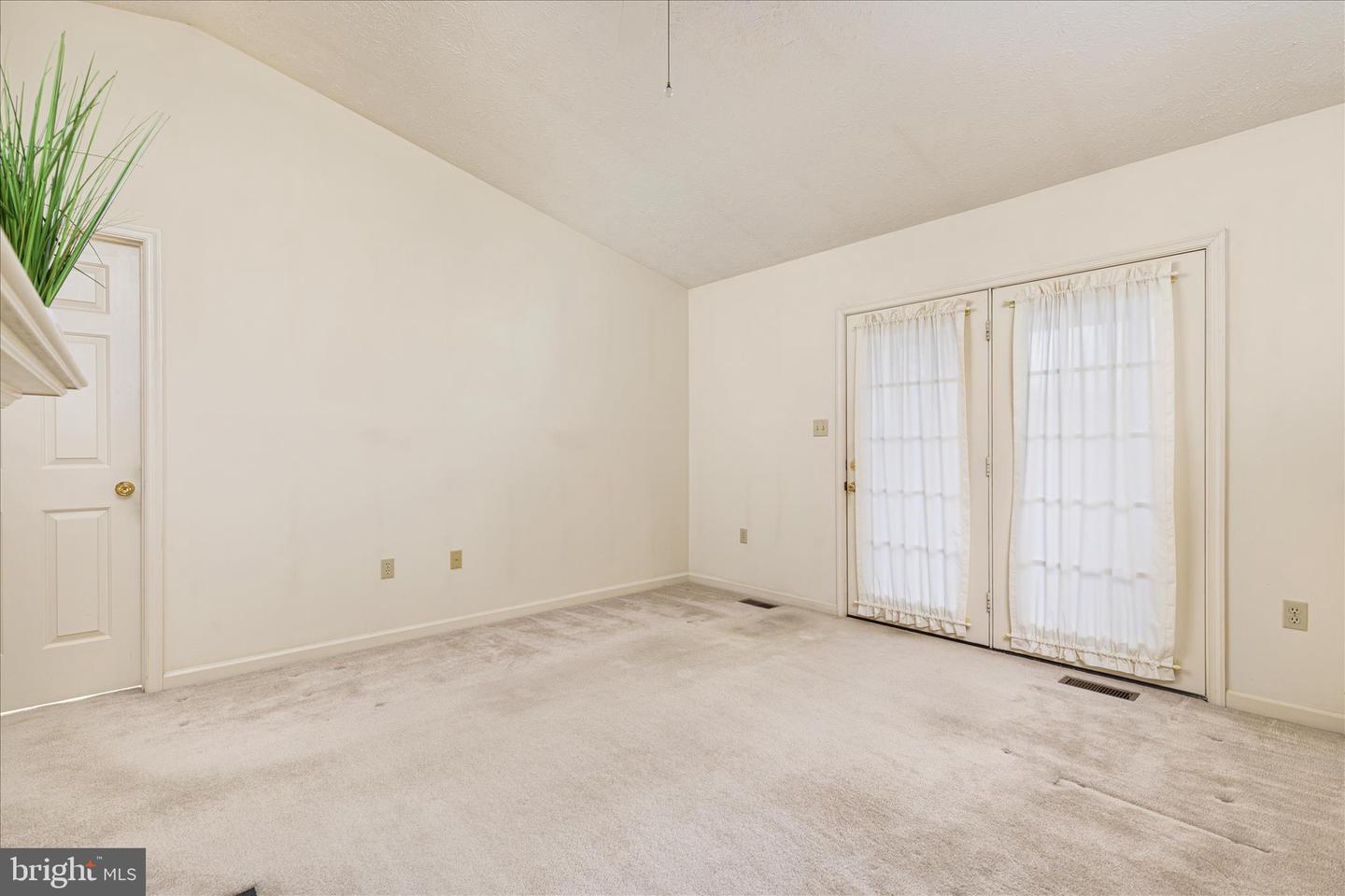 1057 HARMONY ORCHARD RD, FRONT ROYAL, Virginia 22630, 2 Bedrooms Bedrooms, ,1 BathroomBathrooms,Residential,For sale,1057 HARMONY ORCHARD RD,VAWR2013558 MLS # VAWR2013558