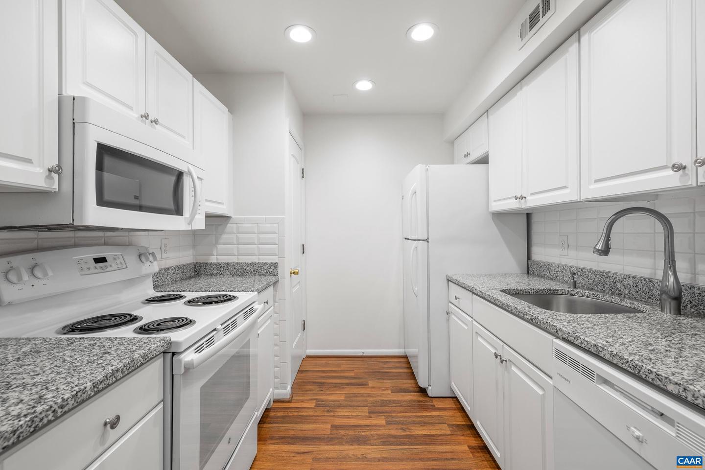 139 GREEN TURTLE LN #8, CHARLOTTESVILLE, Virginia 22901, 1 Bedroom Bedrooms, ,1 BathroomBathrooms,Residential,For sale,139 GREEN TURTLE LN #8,673834 MLS # 673834