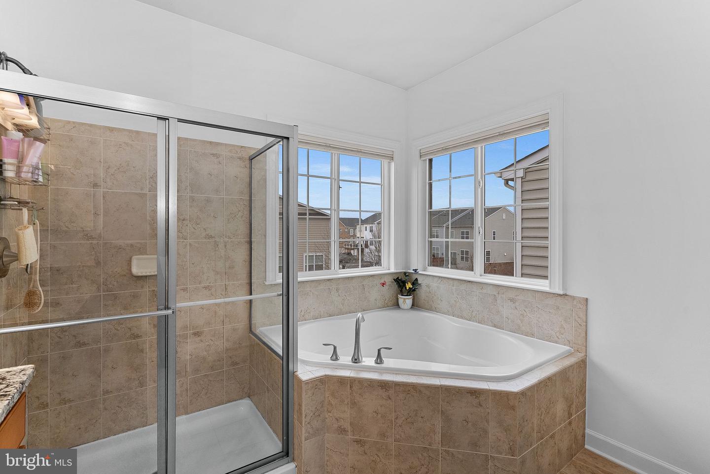 1596 KINNAIRD TER NE, LEESBURG, Virginia 20176, 4 Bedrooms Bedrooms, ,3 BathroomsBathrooms,Residential,For sale,1596 KINNAIRD TER NE,VALO2117118 MLS # VALO2117118