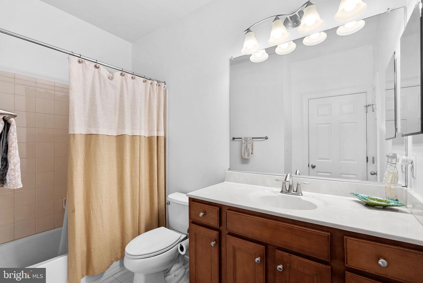 1596 KINNAIRD TER NE, LEESBURG, Virginia 20176, 4 Bedrooms Bedrooms, ,3 BathroomsBathrooms,Residential,For sale,1596 KINNAIRD TER NE,VALO2117118 MLS # VALO2117118