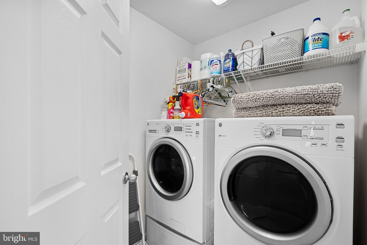 1596 KINNAIRD TER NE, LEESBURG, Virginia 20176, 4 Bedrooms Bedrooms, ,3 BathroomsBathrooms,Residential,For sale,1596 KINNAIRD TER NE,VALO2117118 MLS # VALO2117118