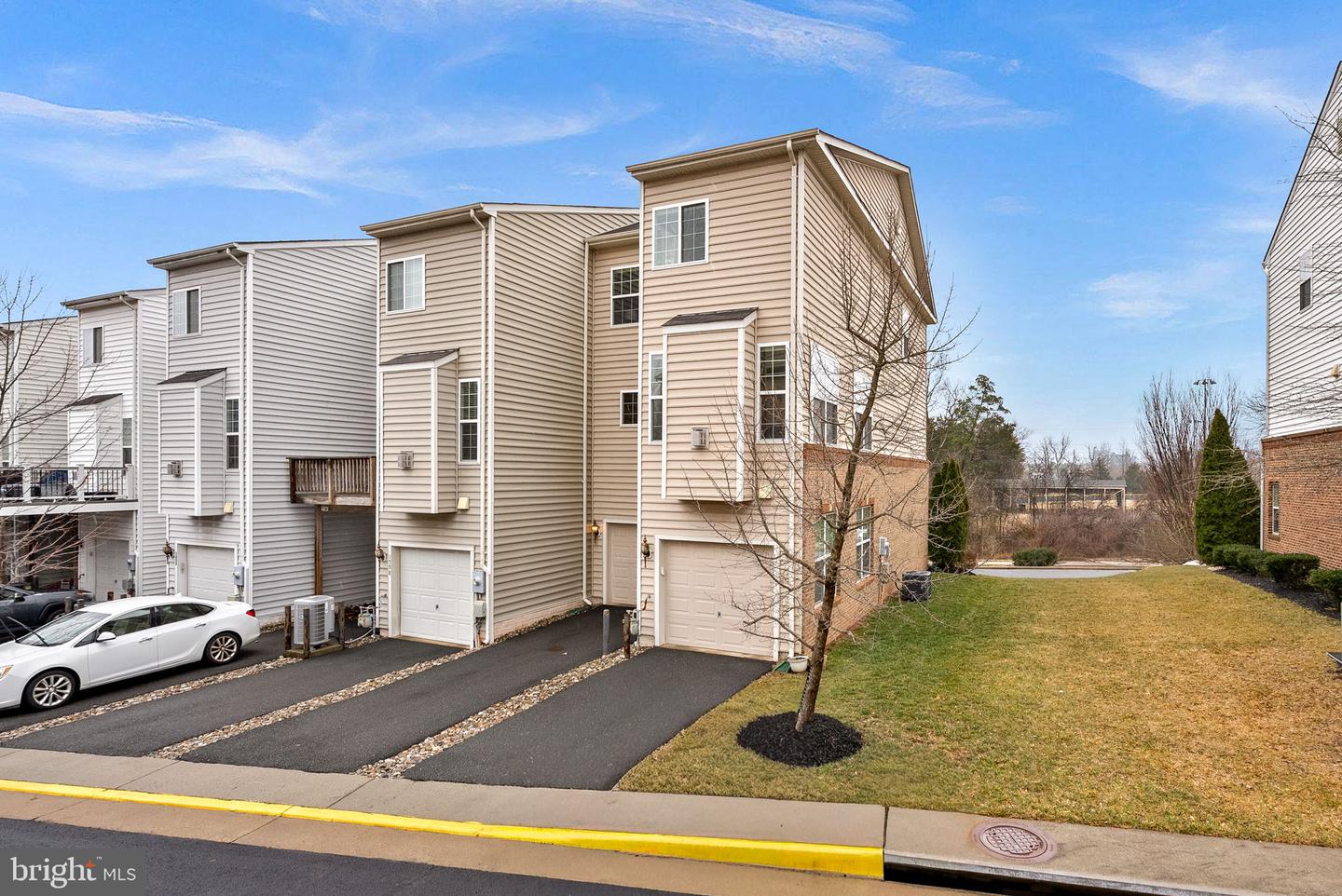 1596 KINNAIRD TER NE, LEESBURG, Virginia 20176, 4 Bedrooms Bedrooms, ,3 BathroomsBathrooms,Residential,For sale,1596 KINNAIRD TER NE,VALO2117118 MLS # VALO2117118