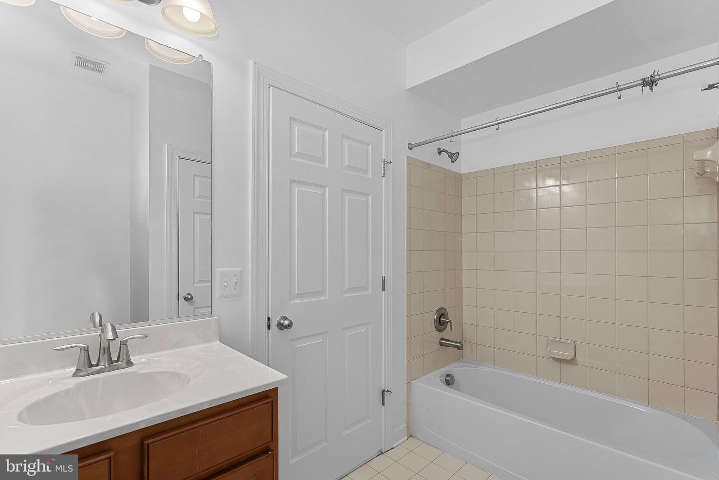 1596 KINNAIRD TER NE, LEESBURG, Virginia 20176, 4 Bedrooms Bedrooms, ,3 BathroomsBathrooms,Residential,For sale,1596 KINNAIRD TER NE,VALO2117118 MLS # VALO2117118