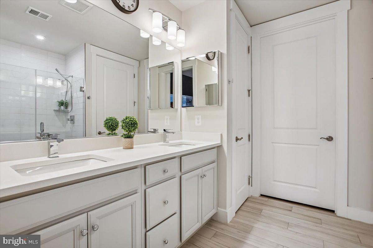 25635 NOT FORGOTTEN TER, CHANTILLY, Virginia 20152, 3 Bedrooms Bedrooms, ,2 BathroomsBathrooms,Residential,For sale,25635 NOT FORGOTTEN TER,VALO2117134 MLS # VALO2117134