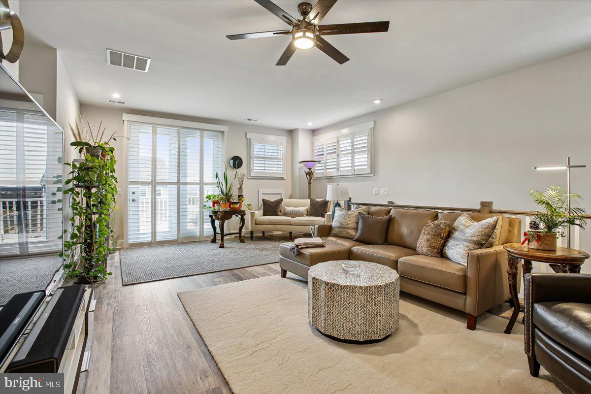 25635 NOT FORGOTTEN TER, CHANTILLY, Virginia 20152, 3 Bedrooms Bedrooms, ,2 BathroomsBathrooms,Residential,For sale,25635 NOT FORGOTTEN TER,VALO2117134 MLS # VALO2117134