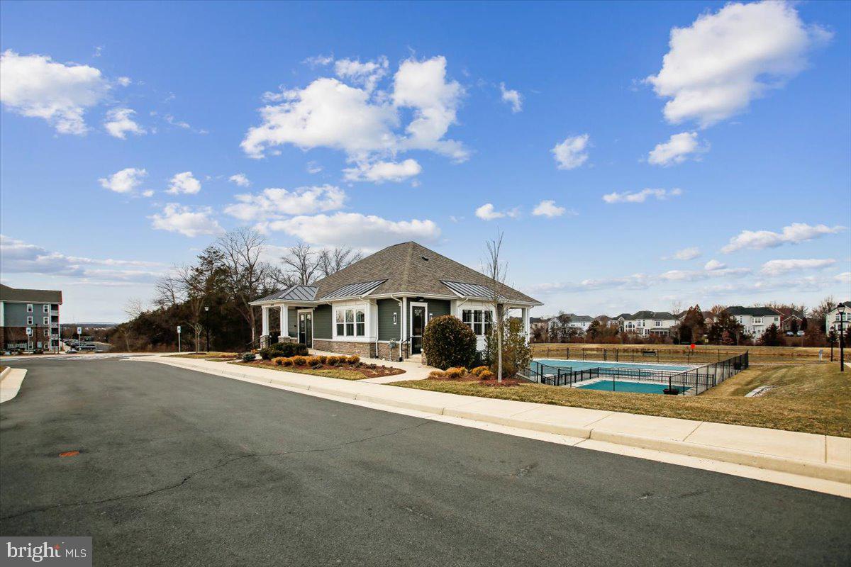 25635 NOT FORGOTTEN TER, CHANTILLY, Virginia 20152, 3 Bedrooms Bedrooms, ,2 BathroomsBathrooms,Residential,For sale,25635 NOT FORGOTTEN TER,VALO2117134 MLS # VALO2117134