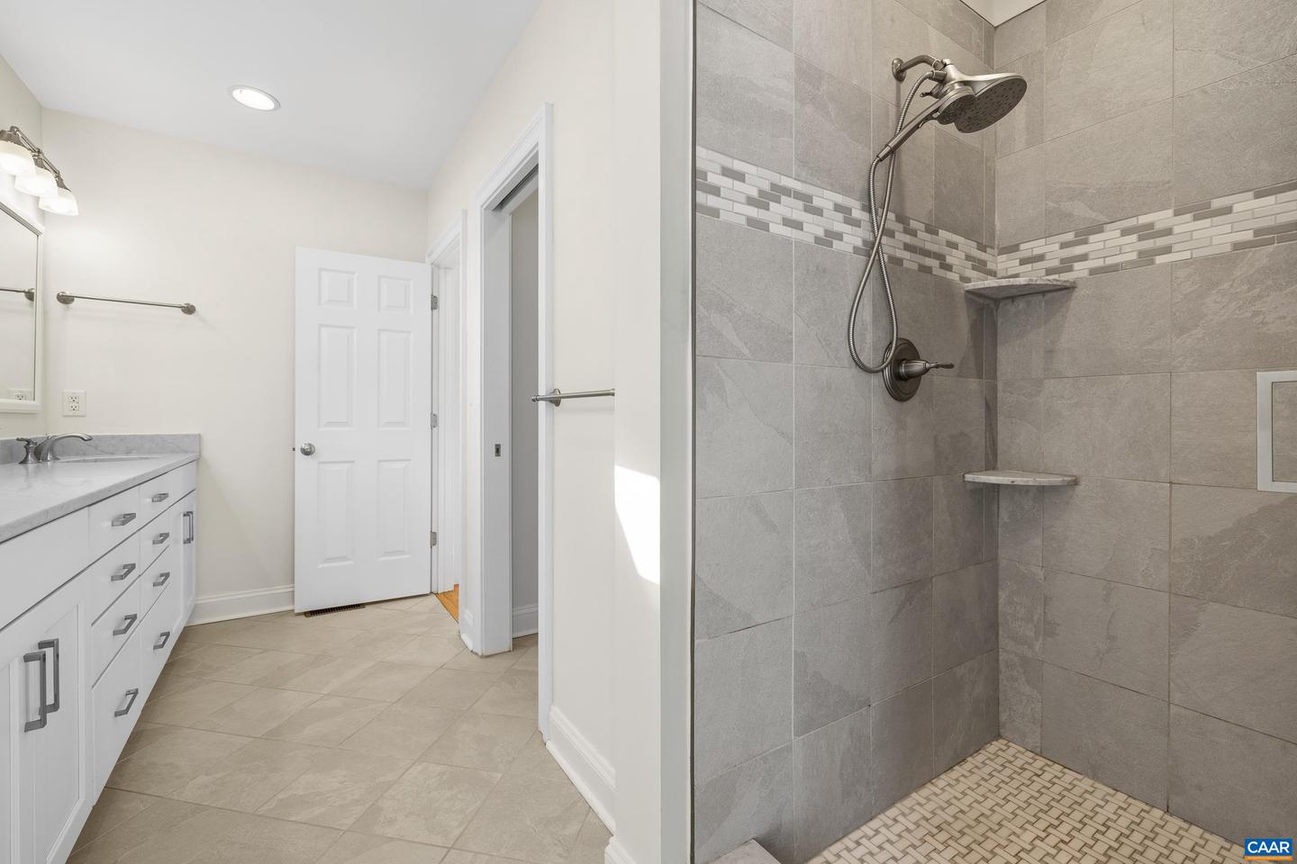 536 SUNRISE LN, EARLYSVILLE, Virginia 22936, 6 Bedrooms Bedrooms, ,5 BathroomsBathrooms,Residential,For sale,536 SUNRISE LN,673840 MLS # 673840