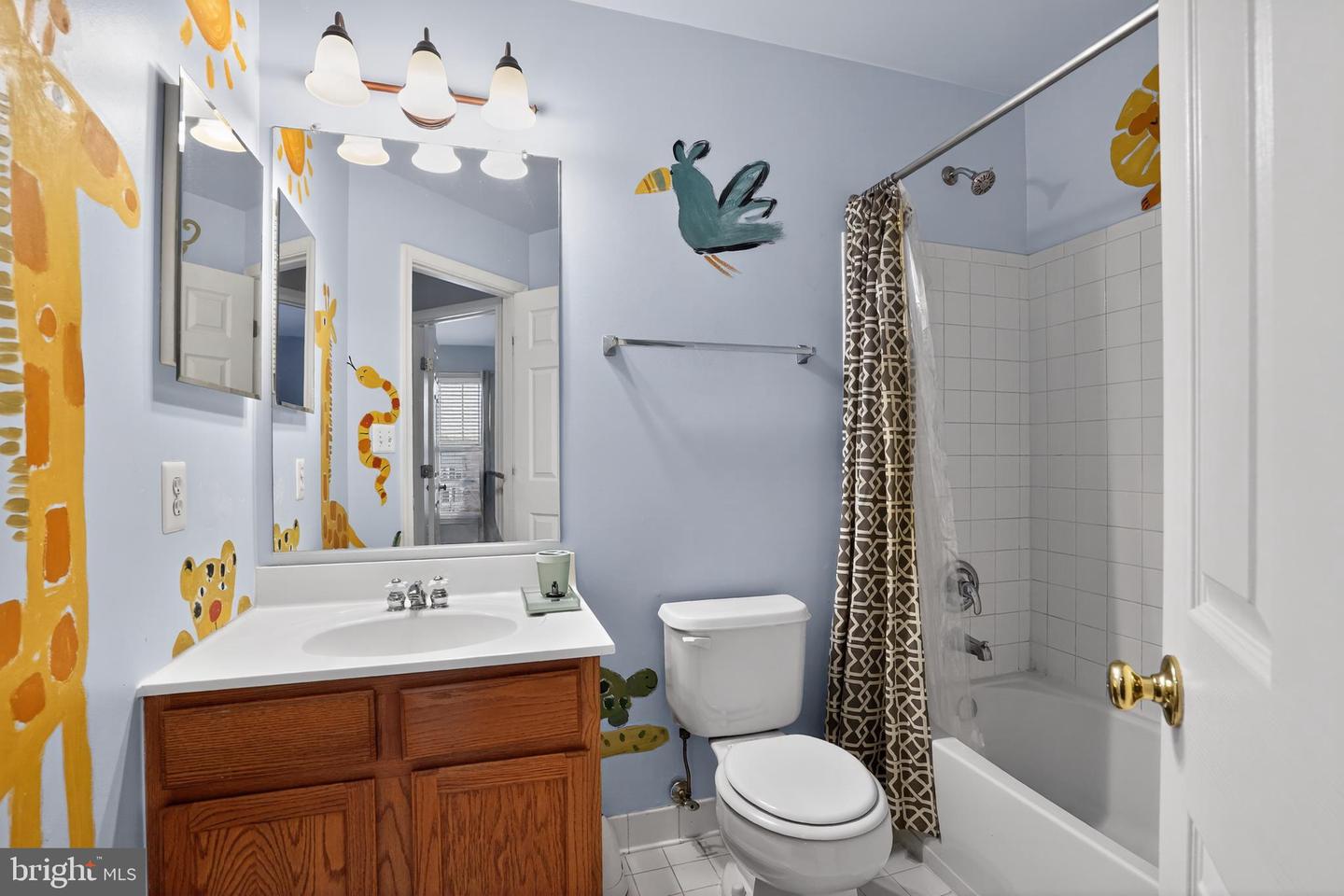 448 PEARLBUSH SQ NE, LEESBURG, Virginia 20176, 4 Bedrooms Bedrooms, ,3 BathroomsBathrooms,Residential,For sale,448 PEARLBUSH SQ NE,VALO2117174 MLS # VALO2117174