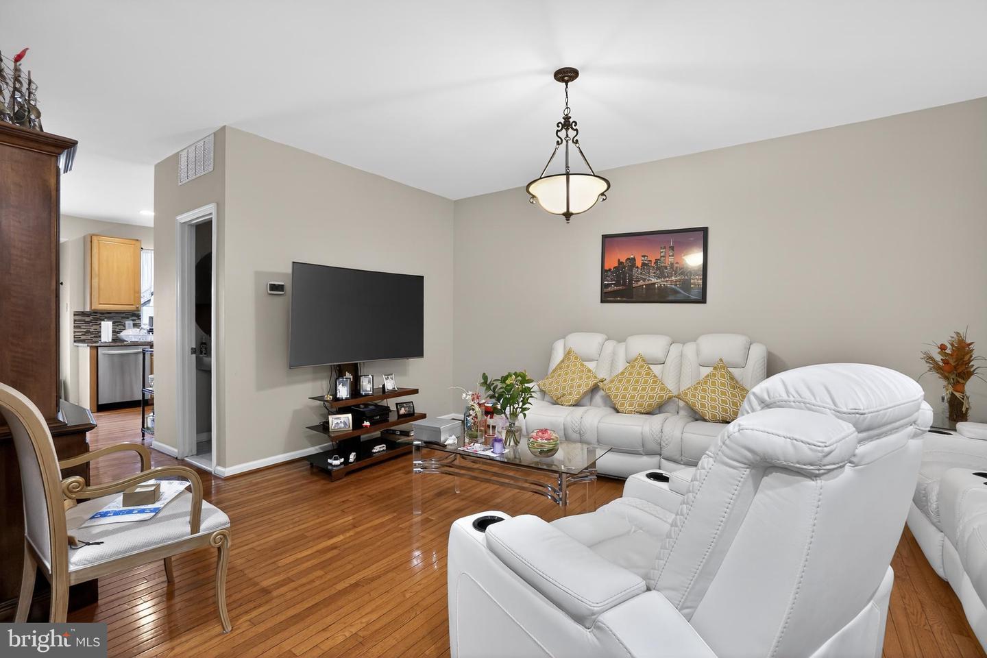 448 PEARLBUSH SQ NE, LEESBURG, Virginia 20176, 4 Bedrooms Bedrooms, ,3 BathroomsBathrooms,Residential,For sale,448 PEARLBUSH SQ NE,VALO2117174 MLS # VALO2117174