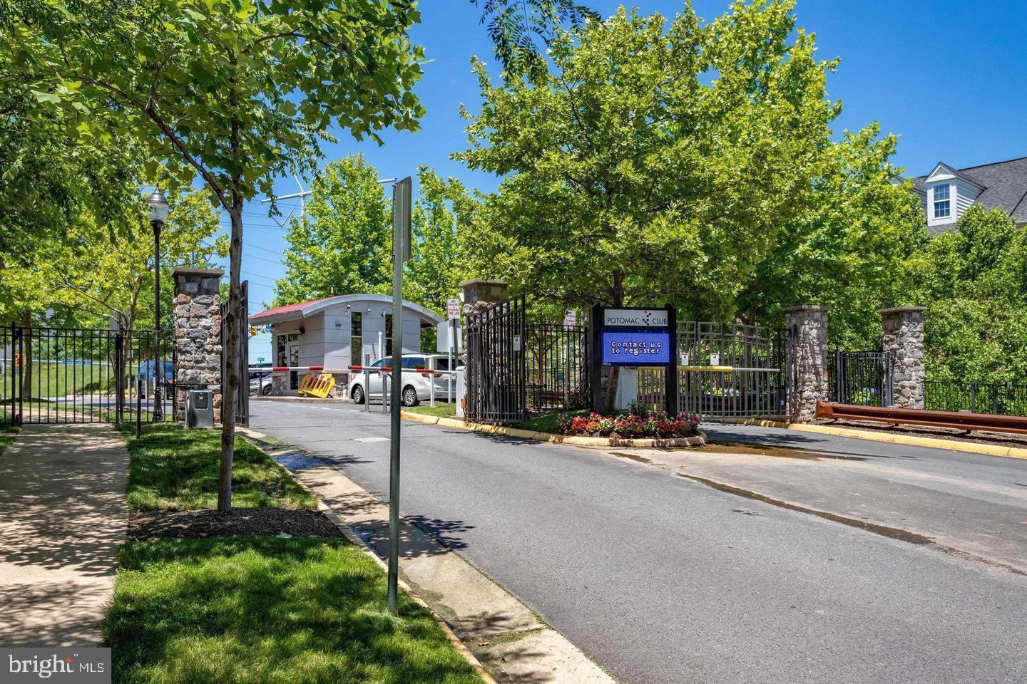 2483 EASTBOURNE DR, WOODBRIDGE, Virginia 22191, 3 Bedrooms Bedrooms, ,2 BathroomsBathrooms,Residential,For sale,2483 EASTBOURNE DR,VAPW2113590 MLS # VAPW2113590