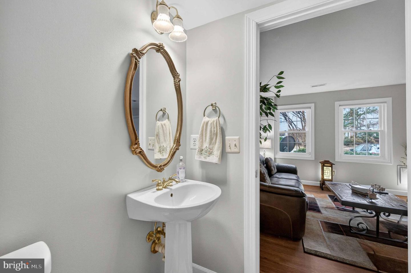 904 HARRISON CIR, ALEXANDRIA, Virginia 22304, 3 Bedrooms Bedrooms, ,2 BathroomsBathrooms,Residential,For sale,904 HARRISON CIR,VAAX2054674 MLS # VAAX2054674