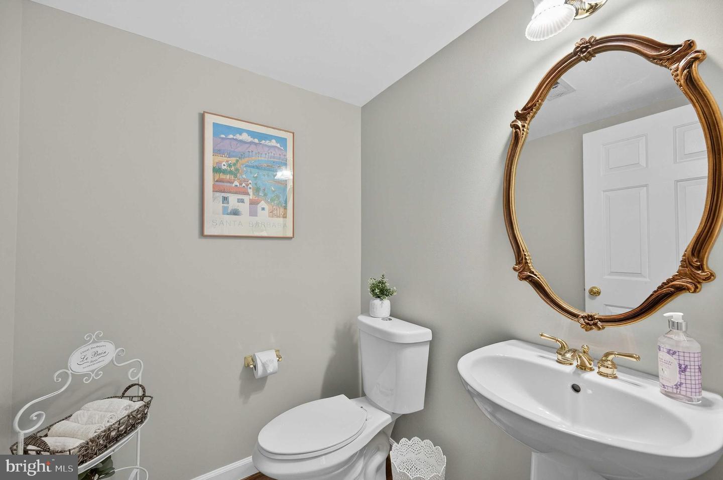 904 HARRISON CIR, ALEXANDRIA, Virginia 22304, 3 Bedrooms Bedrooms, ,2 BathroomsBathrooms,Residential,For sale,904 HARRISON CIR,VAAX2054674 MLS # VAAX2054674