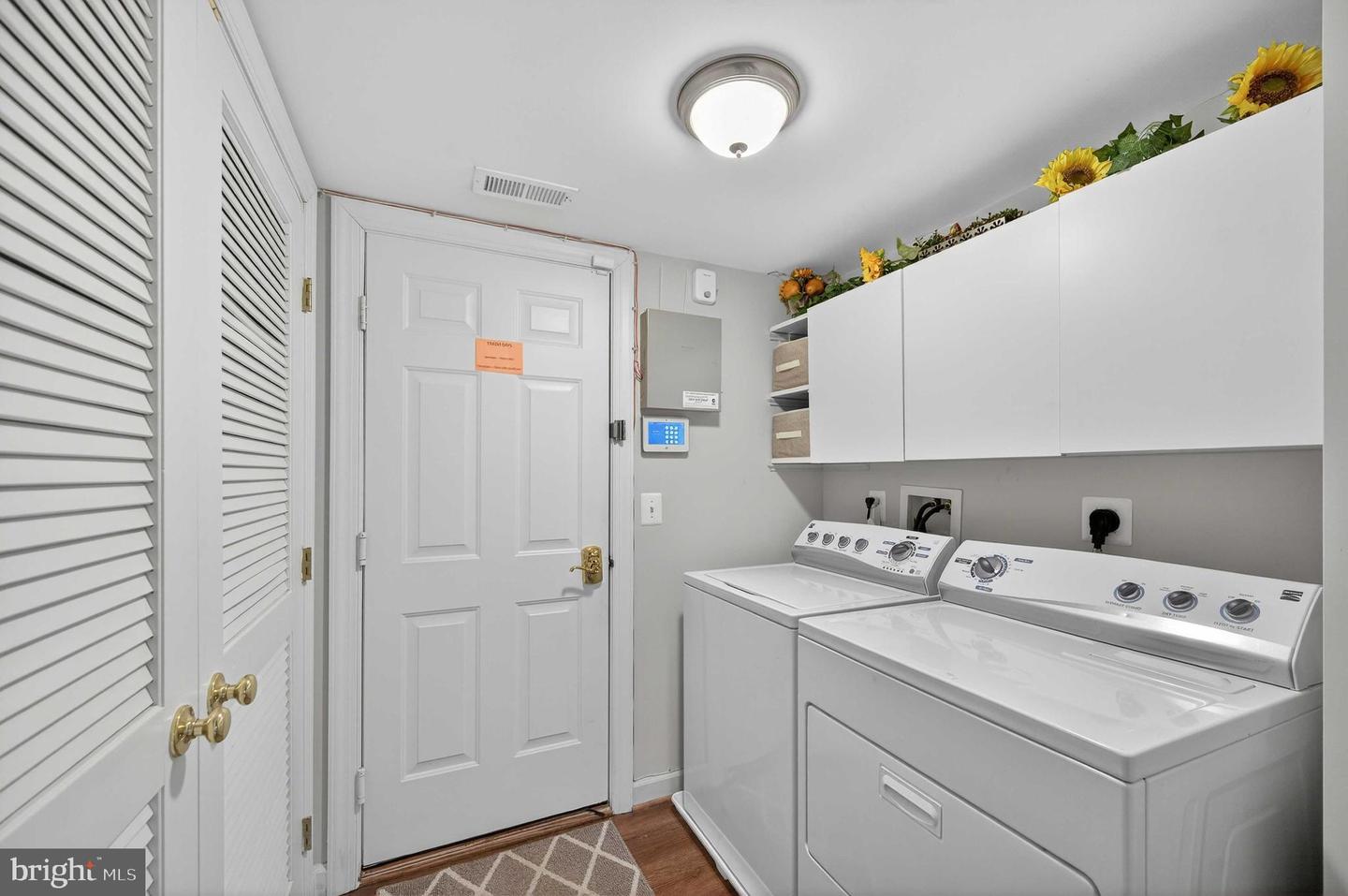 904 HARRISON CIR, ALEXANDRIA, Virginia 22304, 3 Bedrooms Bedrooms, ,2 BathroomsBathrooms,Residential,For sale,904 HARRISON CIR,VAAX2054674 MLS # VAAX2054674